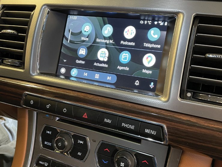 apple CarPlay Jaguar XF