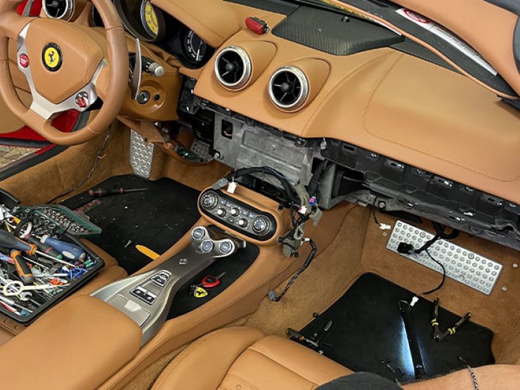 Pioneer apple CarPlay Ferrari california