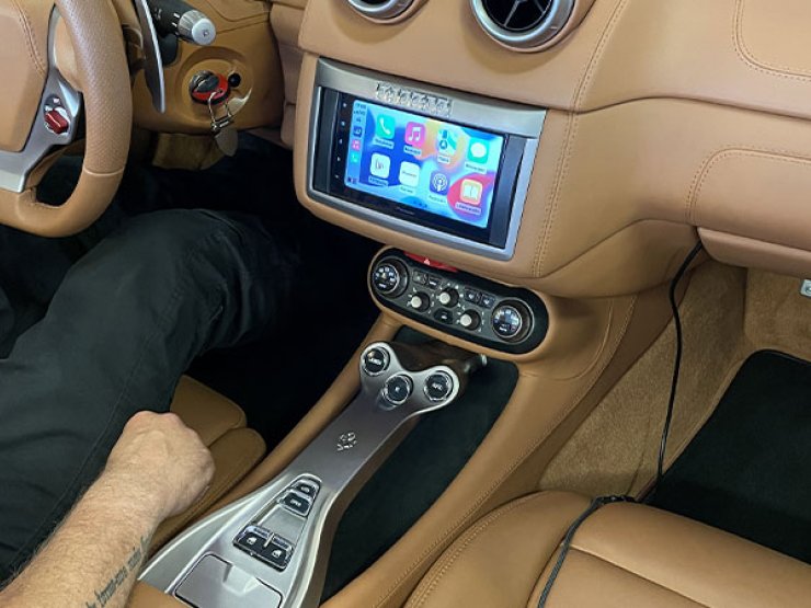 Pioneer apple CarPlay Ferrari california