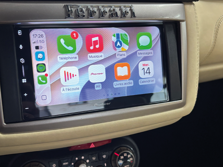 Ferrari california CarPlay