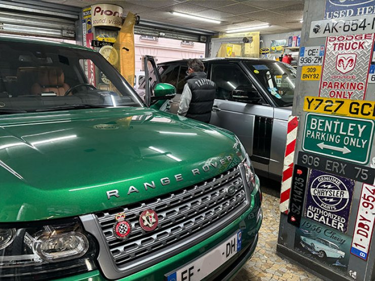 CarPlay range rover