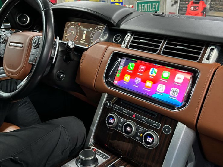 CarPlay range rover