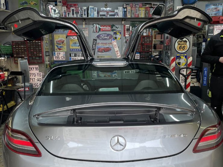 CarPlay mercedes sls