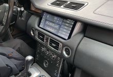 autoradio et écran CarPlay range rover